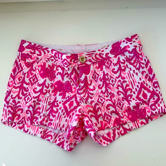 Lilly Pulitzer Walsh short.  Gently worn.  Size 00, 3” inseam - Picture 1 of 2